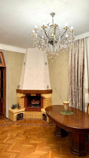 VIP House Boulevard